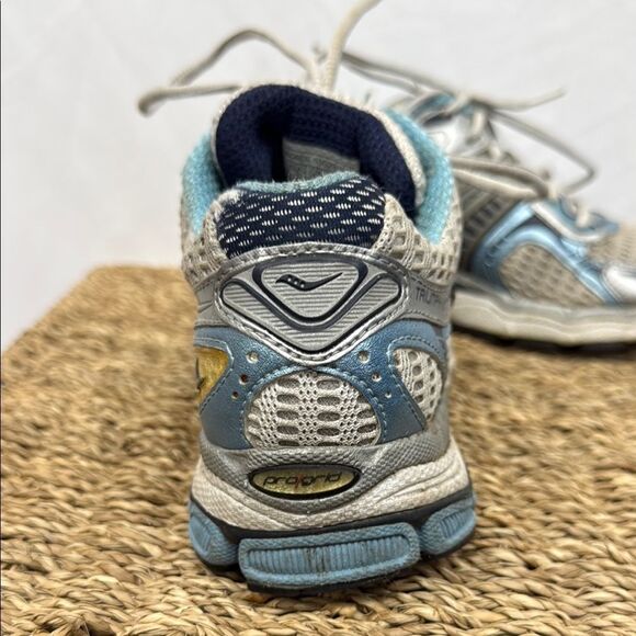Saucony Triumph 6 Women's Gray and Blue Running Shoes sz 6.5 - Picture 3 of 4